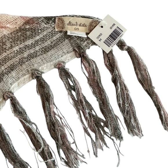 Altar'd State Triangle Shape Oversized Pink White Gray Fringed Scarf Wrap - Picture 5 of 11